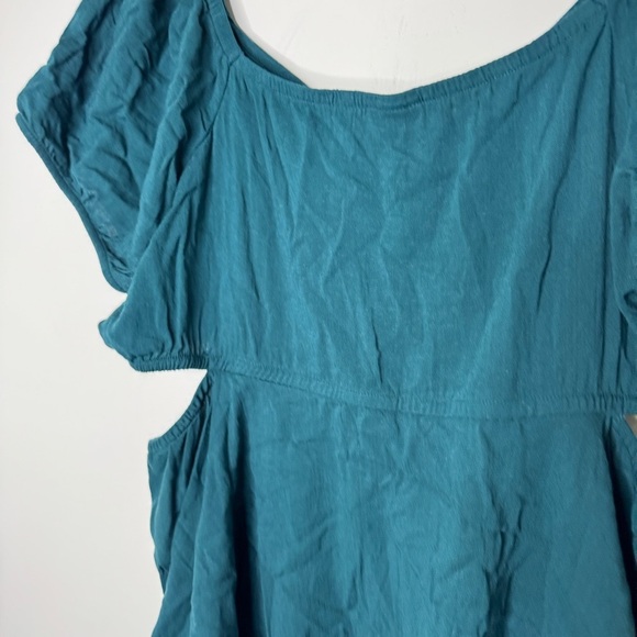 Torrid Babydoll Rayon Slub With Side Cutouts Top 2 2X - Picture 5 of 6